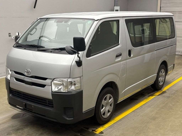 TOYOTA HIACE VAN 2020