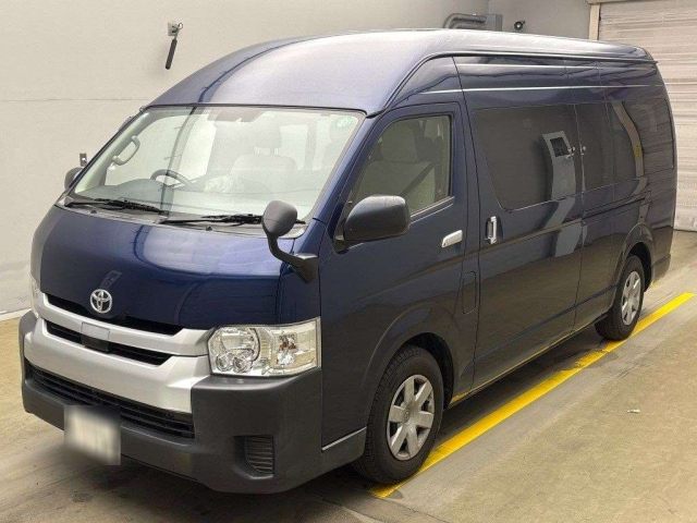 TOYOTA HIACE 2019