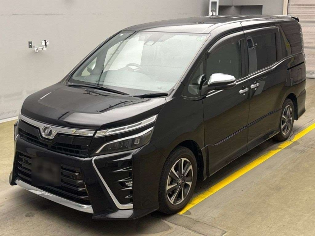 TOYOTA VOXY 2019