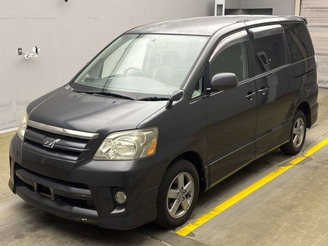 TOYOTA NOAH 2006