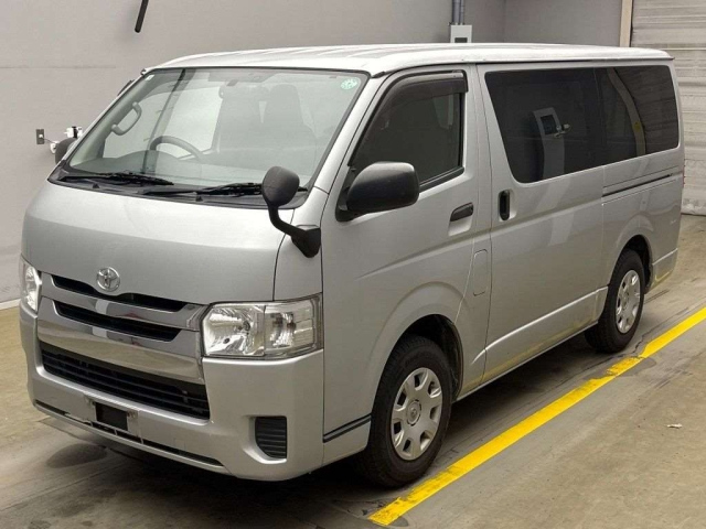 TOYOTA HIACE VAN 2014