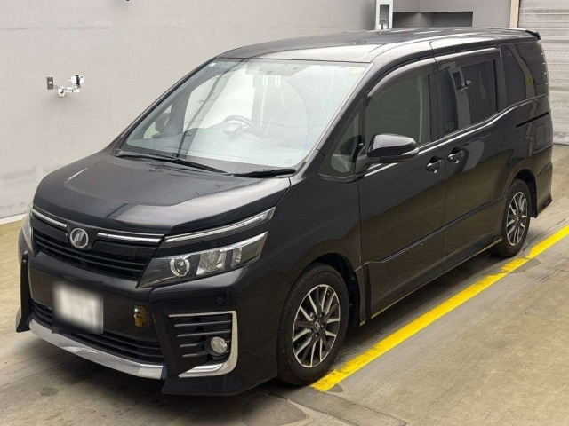 TOYOTA VOXY 2014