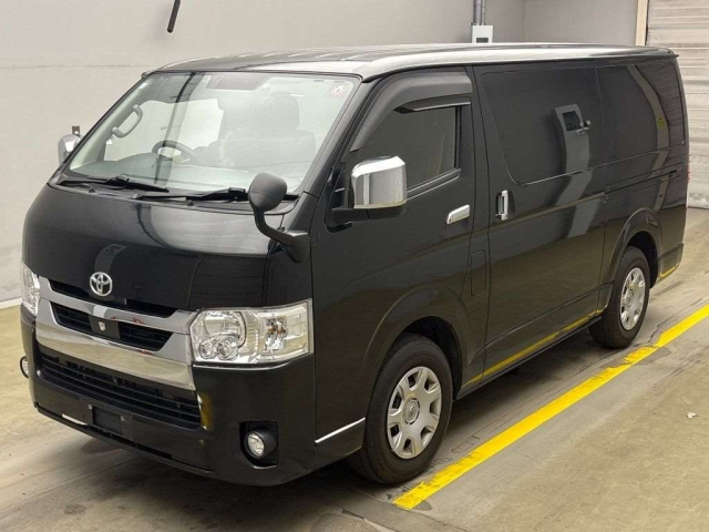 TOYOTA HIACE VAN 2022