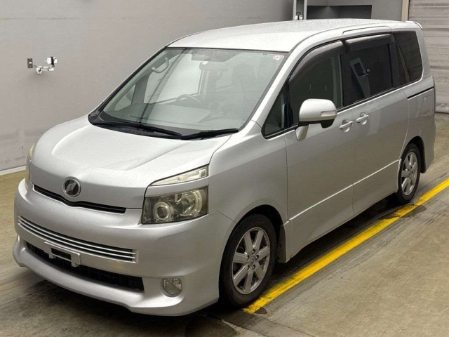 TOYOTA VOXY 2008