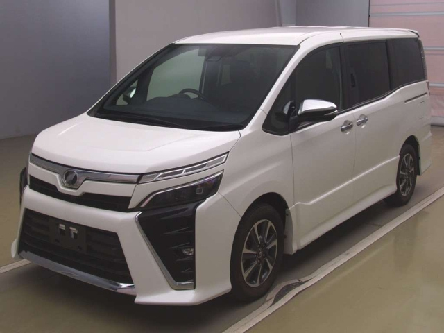 TOYOTA VOXY 2018