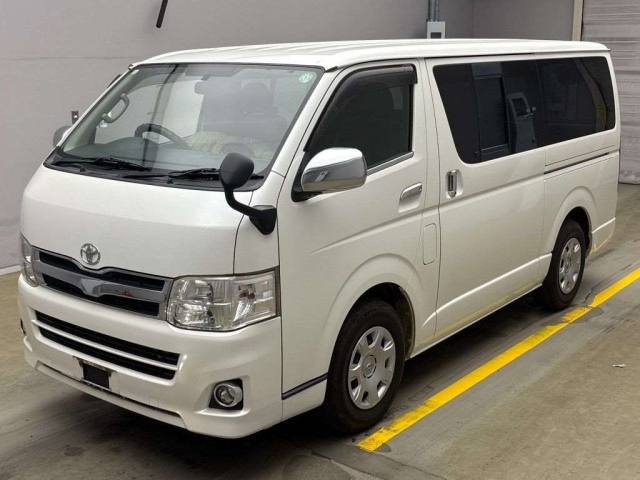 TOYOTA REGIUS ACE VAN