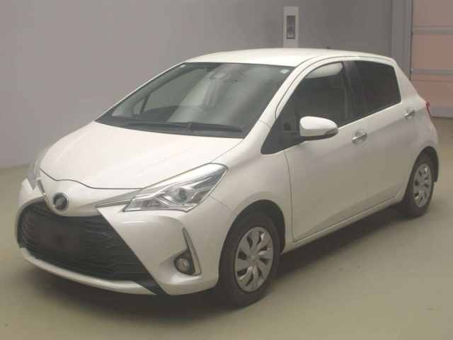 TOYOTA VITZ 2019