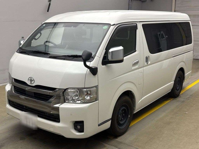 TOYOTA HIACE VAN 2023