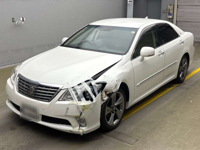 TOYOTA CROWN 2010