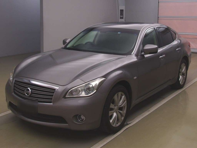 NISSAN FUGA 2010