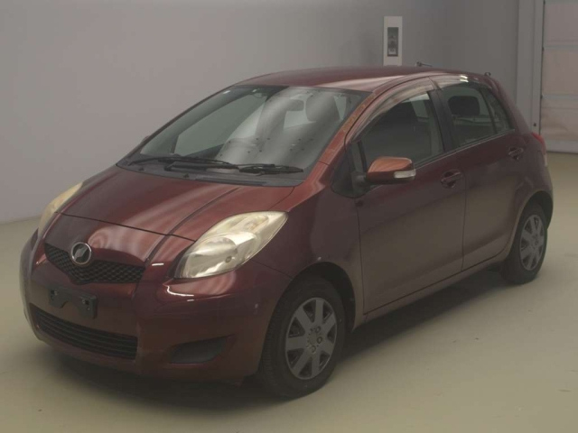 TOYOTA VITZ 2010