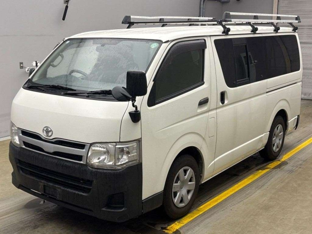 TOYOTA HIACE VAN 2012
