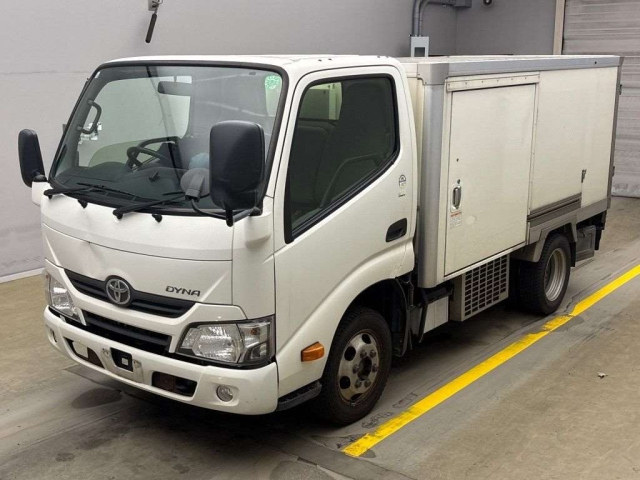 TOYOTA DYNA 2017