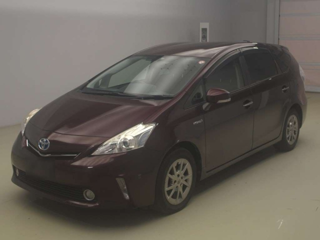 TOYOTA PRIUS ALPHA 2014