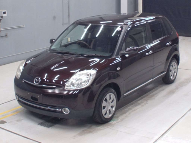 MAZDA VERISA 2010