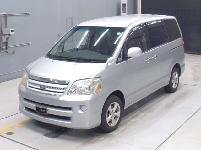 TOYOTA NOAH 2007