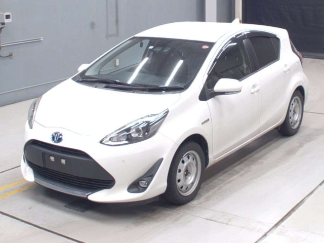 TOYOTA AQUA 2020