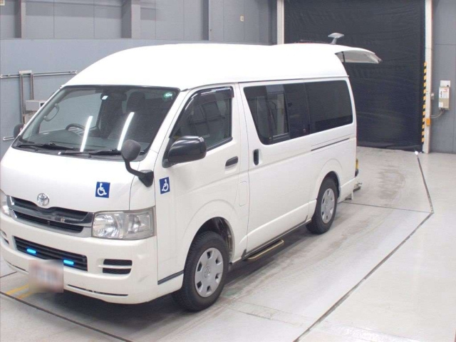 TOYOTA REGIUS ACE VAN 2009