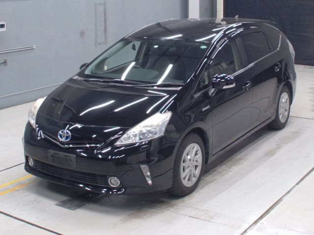 TOYOTA PRIUS ALPHA 2012