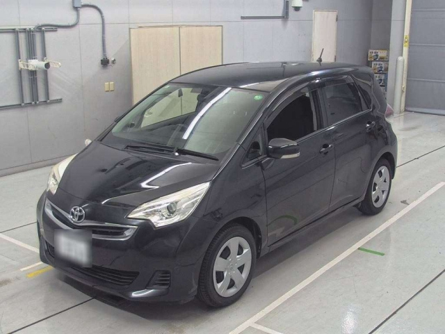 TOYOTA RACTIS 2015
