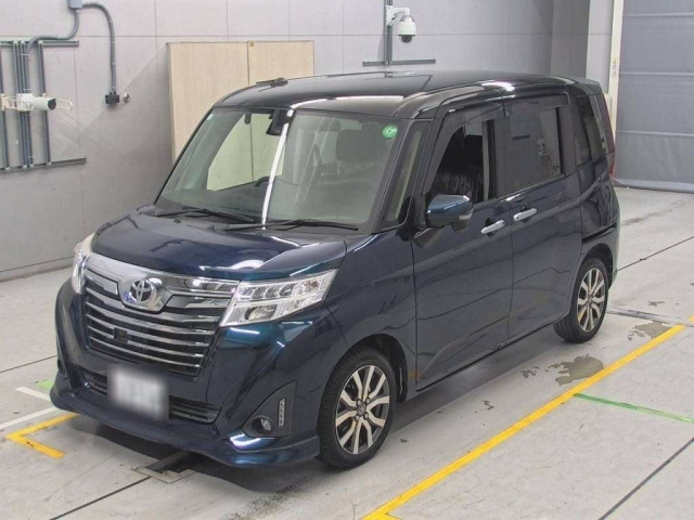 TOYOTA ROOMY 2017