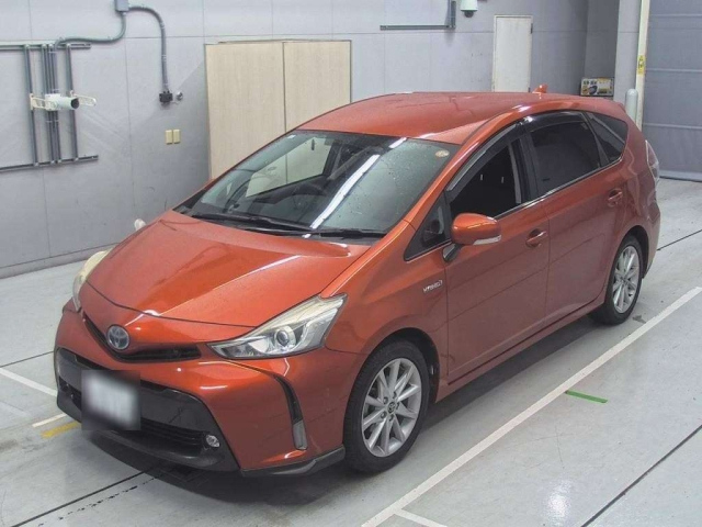 TOYOTA PRIUS ALPHA 2015