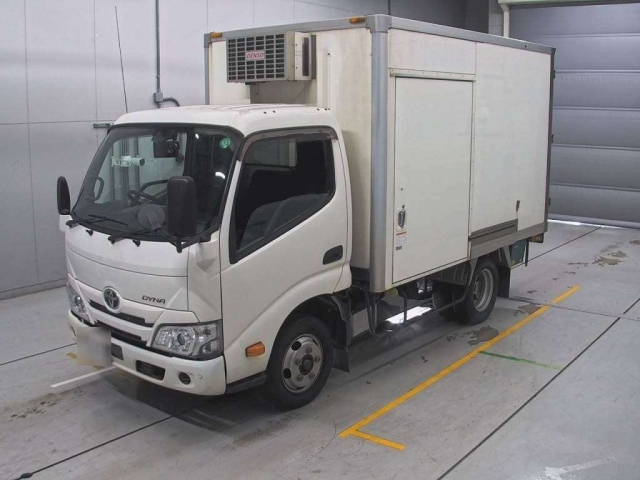 TOYOTA DYNA 2020