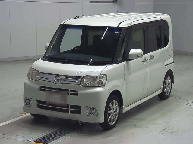 DAIHATSU TANTO 2012