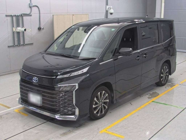 TOYOTA VOXY 2024