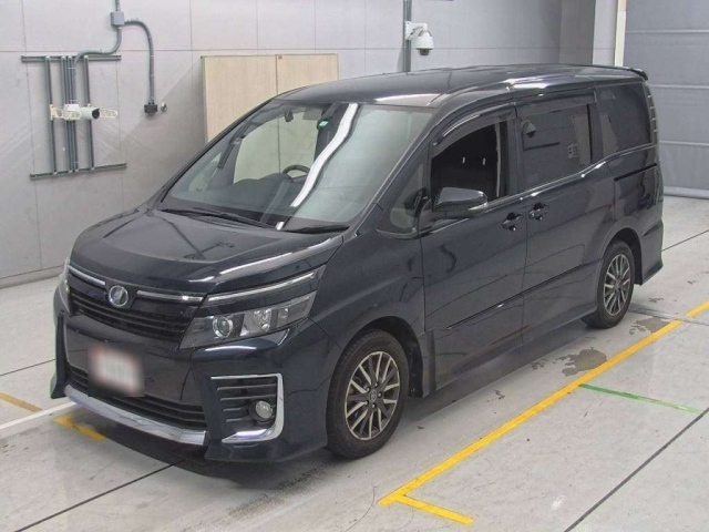TOYOTA VOXY 2014
