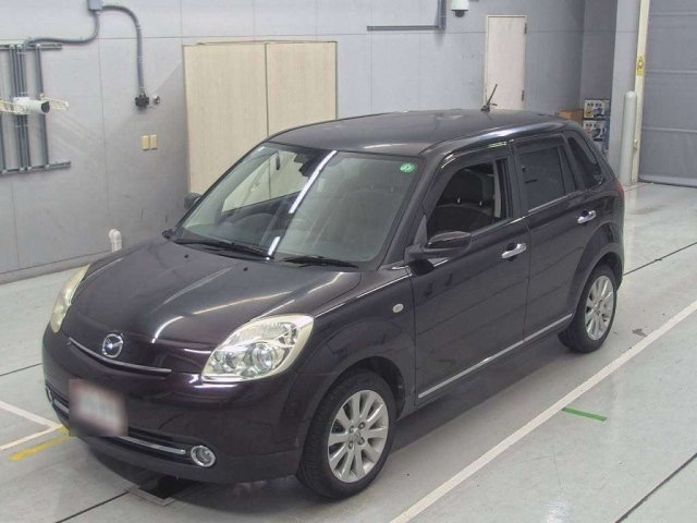MAZDA VERISA 2010