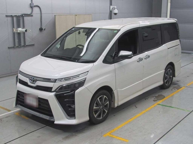 TOYOTA VOXY 2021