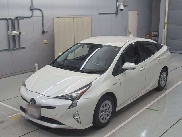 TOYOTA PRIUS 2016