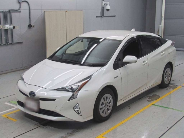 TOYOTA PRIUS 2018