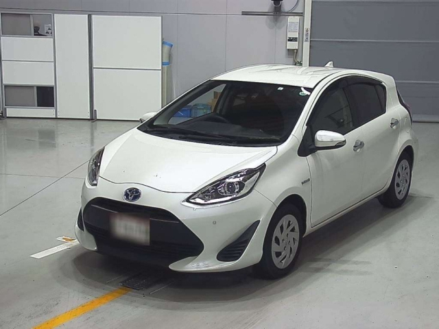 TOYOTA AQUA 2019