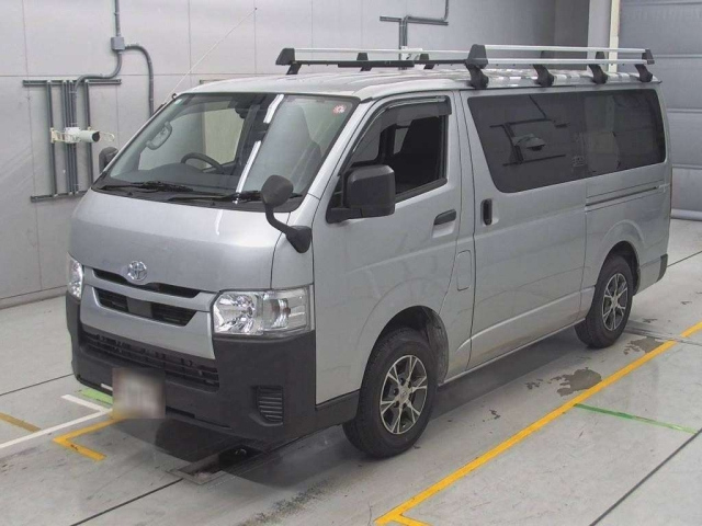 TOYOTA HIACE VAN 2023