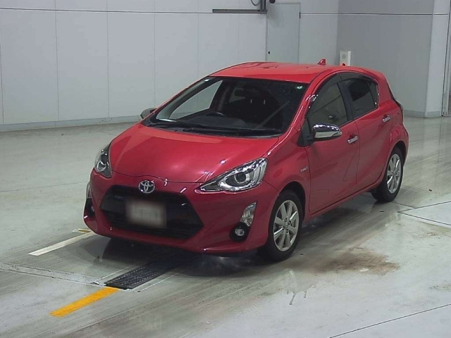TOYOTA AQUA 2015