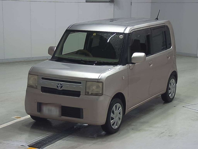 TOYOTA PIXIS SPACE 2012