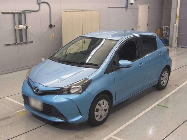 TOYOTA VITZ 2015