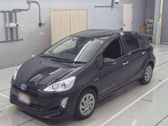 TOYOTA AQUA 2016