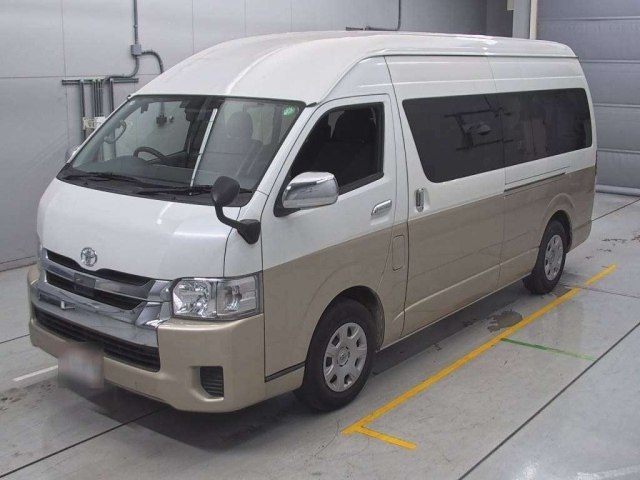 TOYOTA HIACE 2019