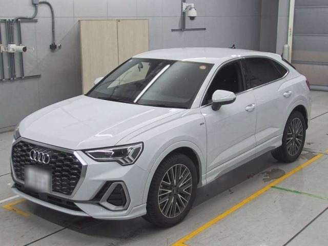 AUDI Q3 2021