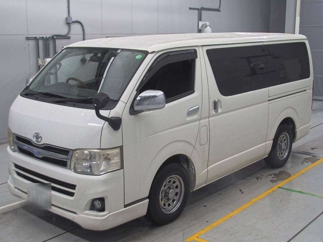 TOYOTA REGIUS ACE VAN 2011