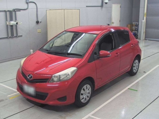 TOYOTA VITZ 2013