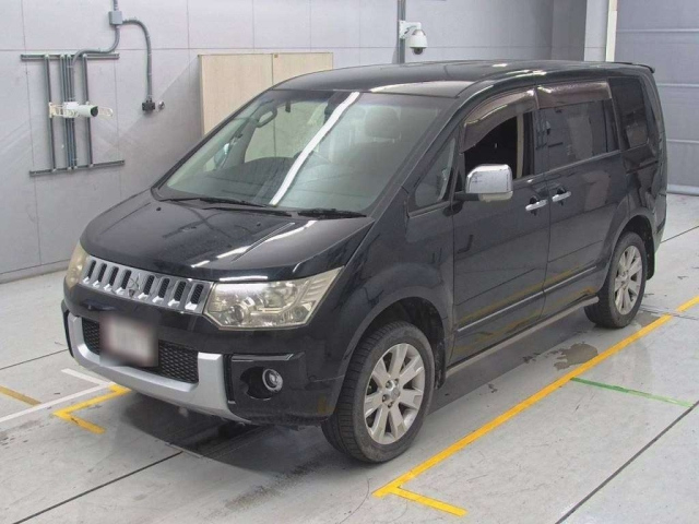 MITSUBISHI DELICA D5 2010