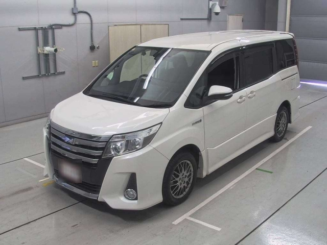 TOYOTA NOAH 2016