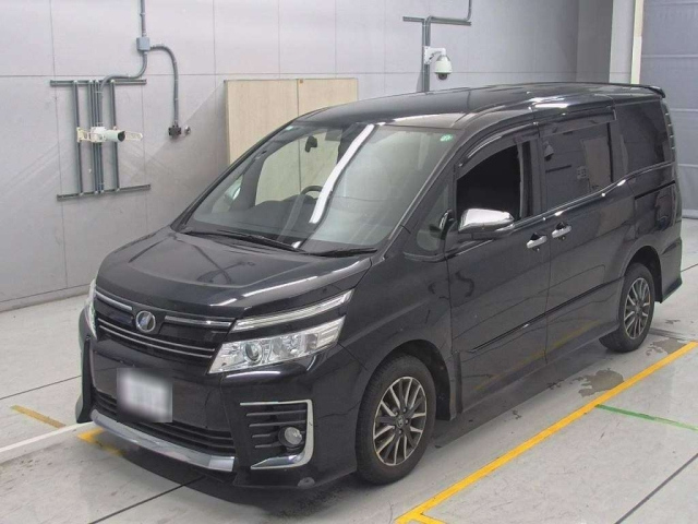 TOYOTA VOXY 2015