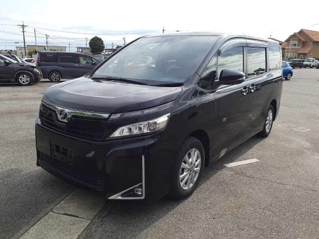 TOYOTA VOXY 2020