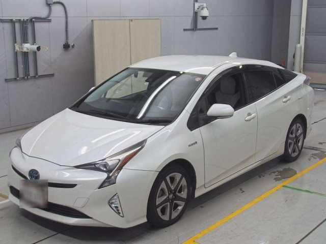 TOYOTA PRIUS 2016