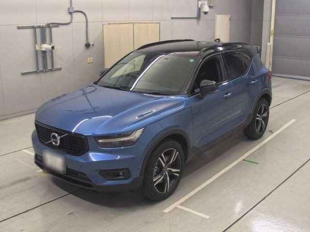 VOLVO XC40 2021